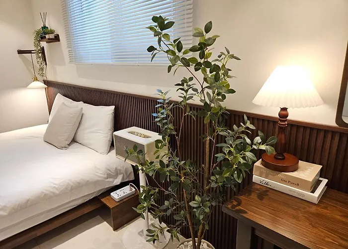 홍대상수역5분#bathroom 2#starbucks, Convenience Store 1 Minute *